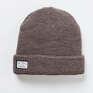 2 brand new beanies ⛄️